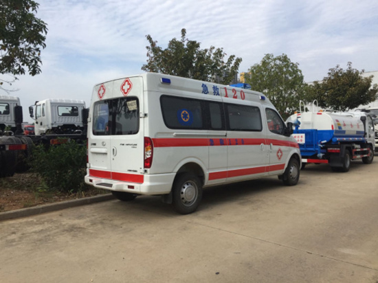 國六上汽大通長軸救護車