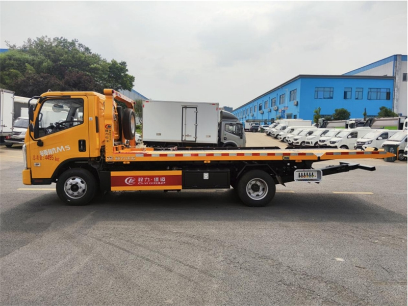 國六福田領(lǐng)航藍牌清障車